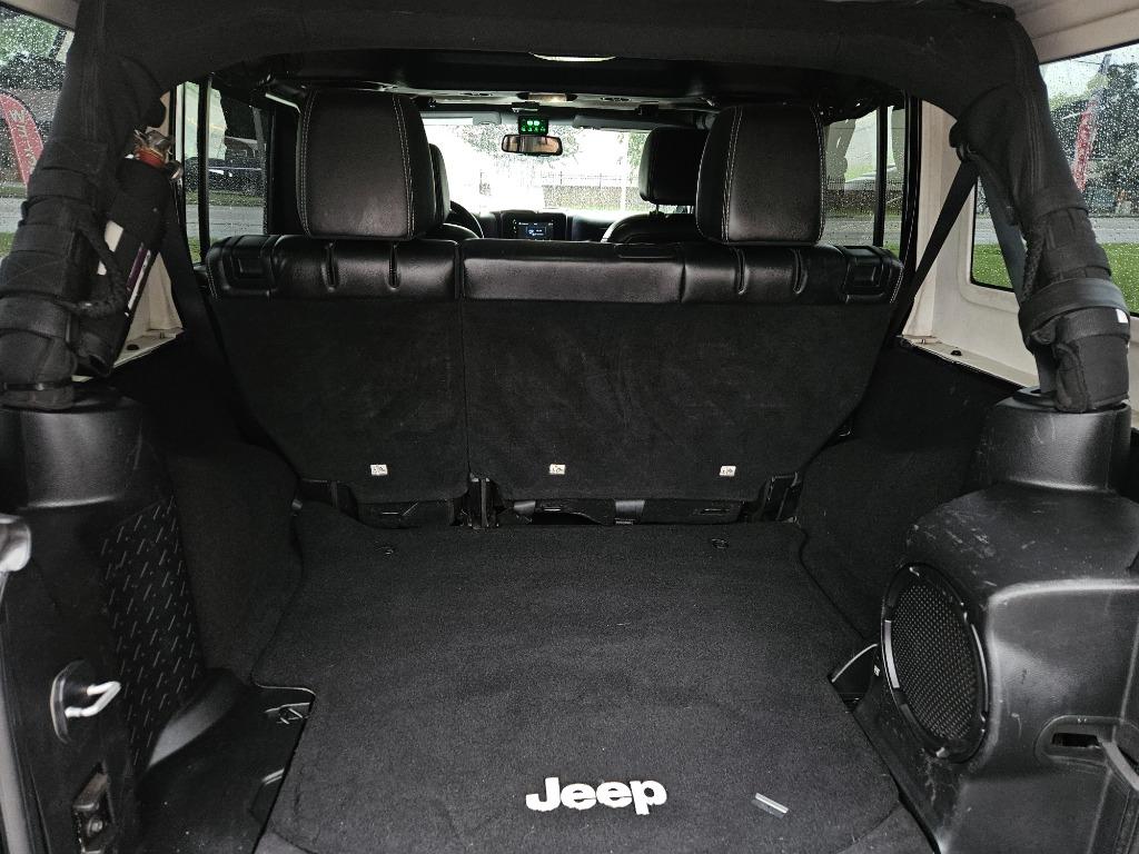 2013 Jeep Wrangler Unlimited Sahara - Photo 17