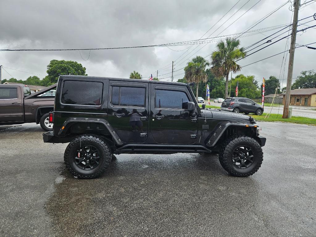 2013 Jeep Wrangler Unlimited Sahara - Photo 9