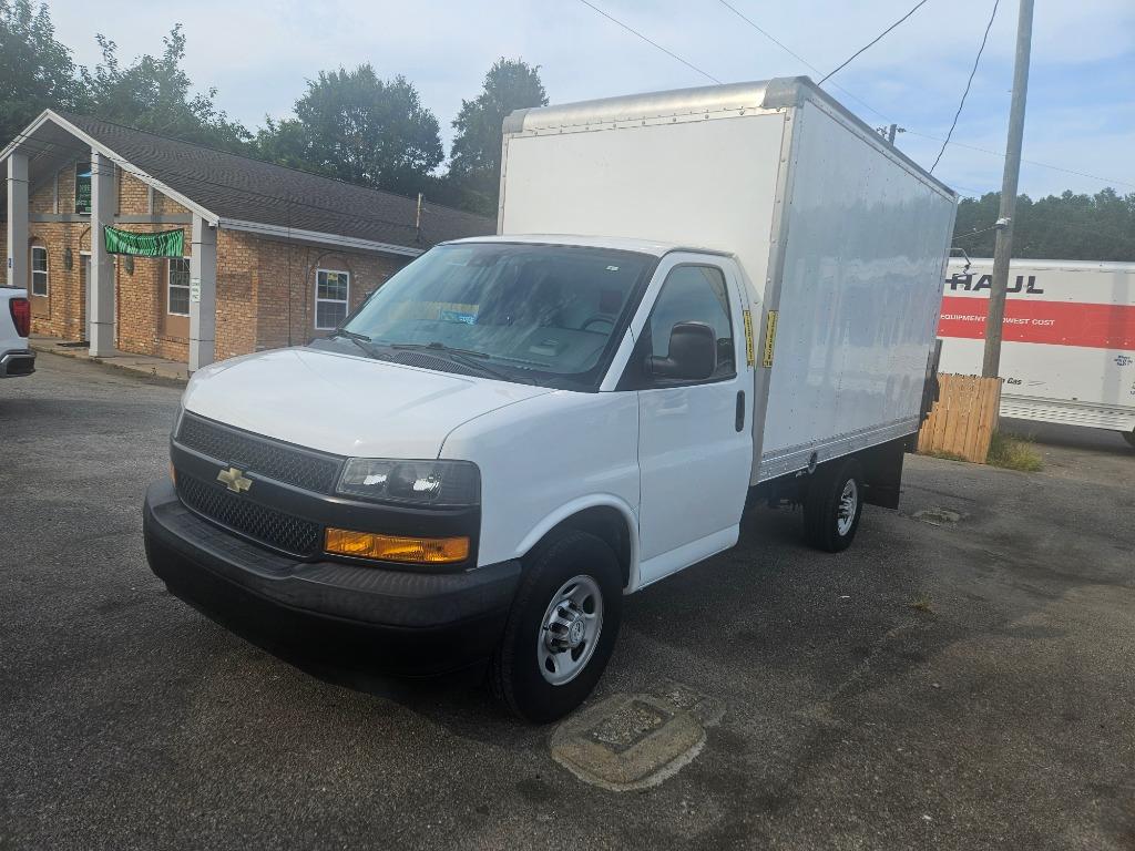 2020 Chevrolet Express Cutaway Base's photo