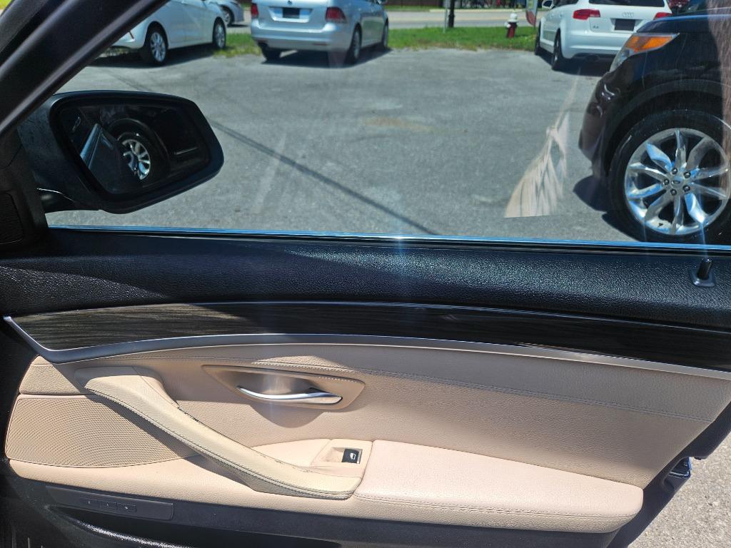 2013 BMW 5 Series 528i - Photo 17
