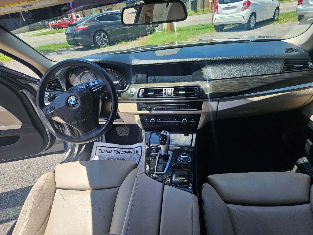 2013 BMW 5 Series 528i - Photo 12