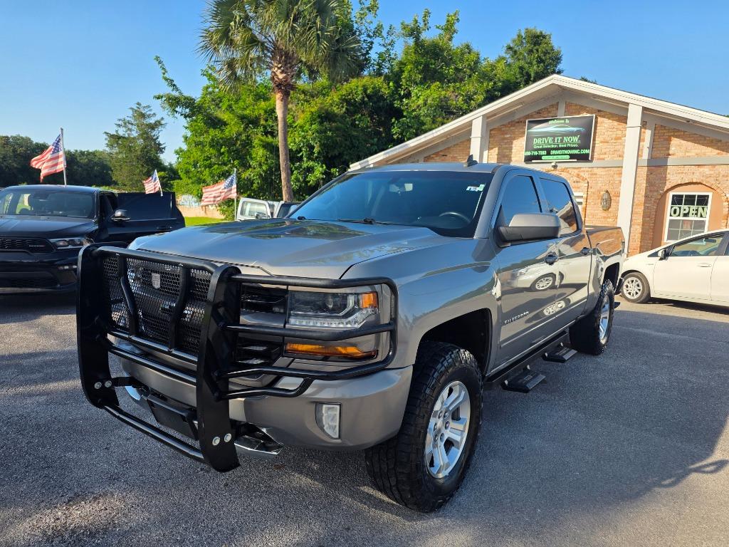 2017 Chevrolet Silverado 1500 LT 4X4 Crew Cab Standard Box's photo