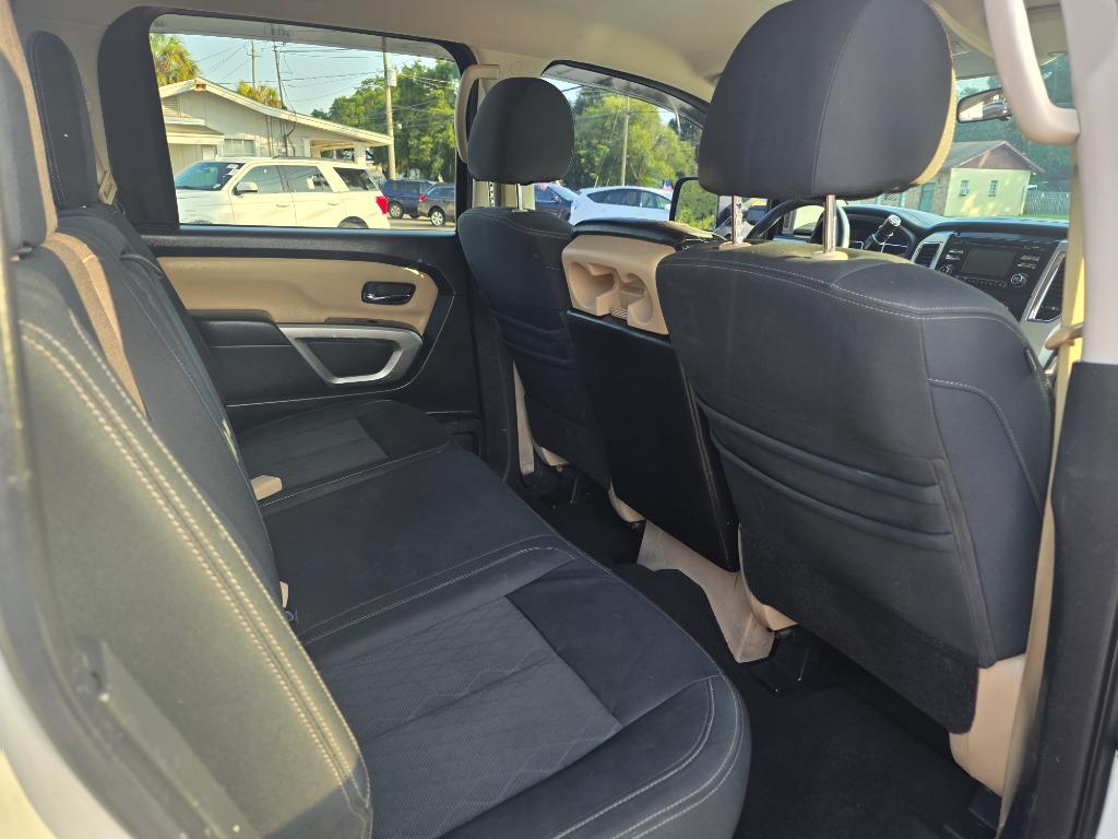 2017 Nissan Titan XD SV - Photo 13
