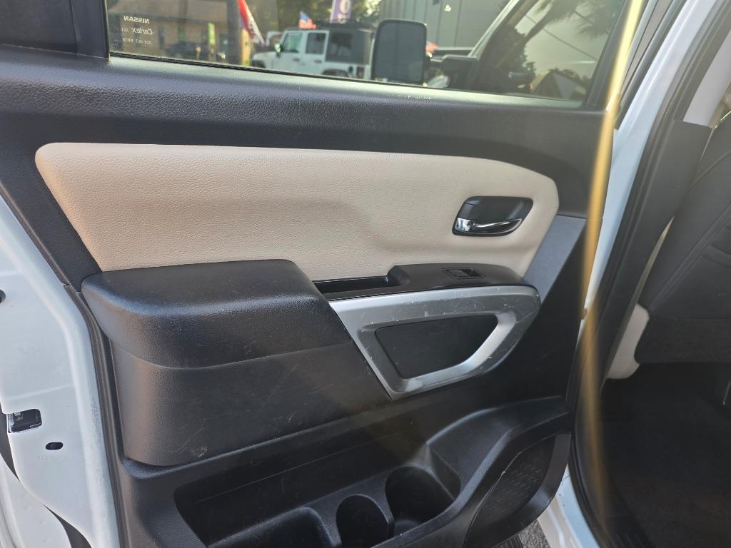 2017 Nissan Titan XD SV - Photo 10