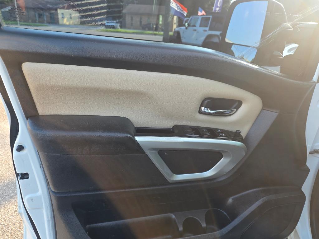 2017 Nissan Titan XD SV - Photo 11