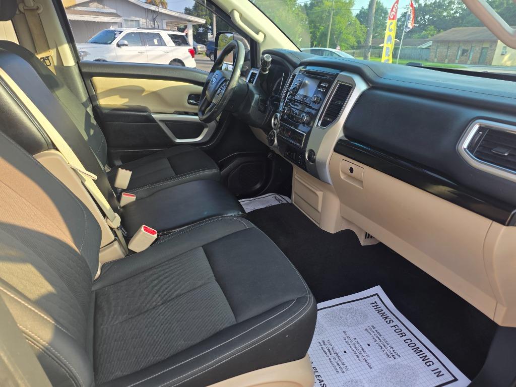 2017 Nissan Titan XD SV - Photo 14