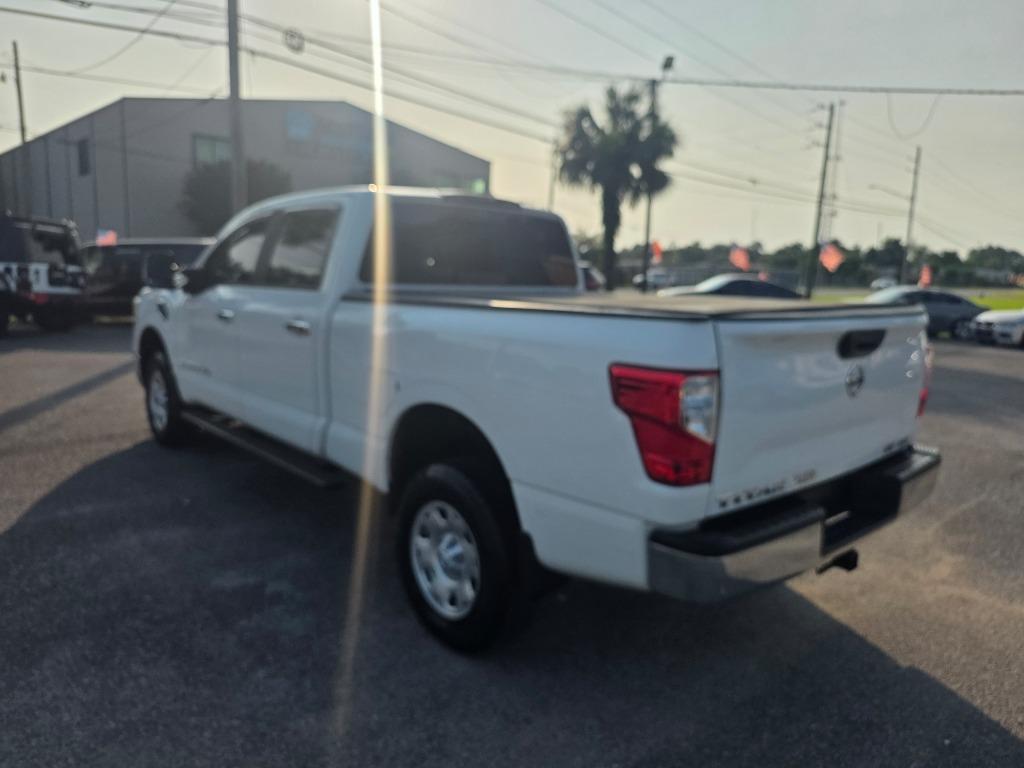 2017 Nissan Titan XD SV - Photo 7