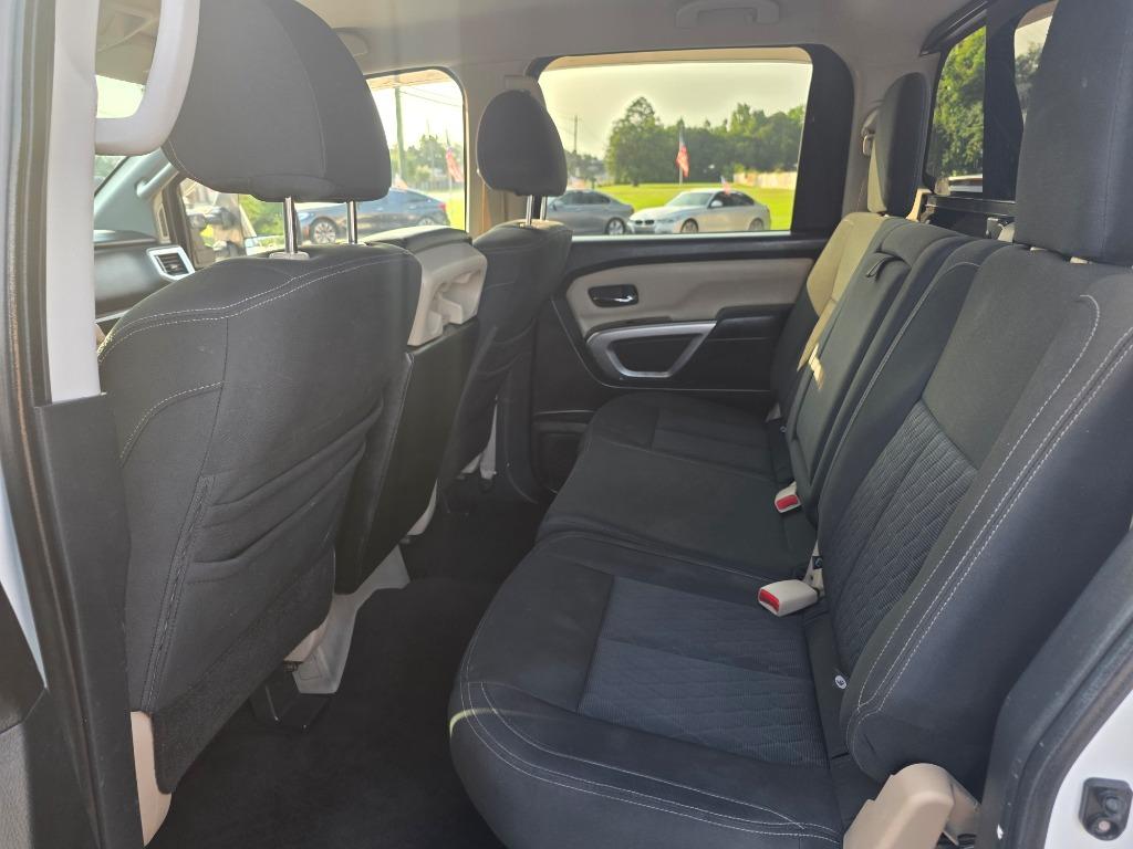 2017 Nissan Titan XD SV - Photo 12