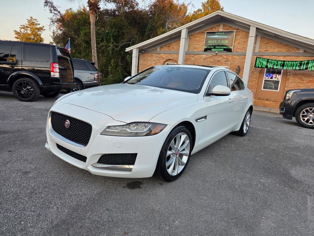 2017 Jaguar XF Premium's photo